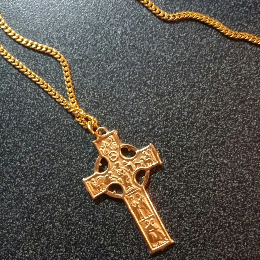 12k Gold cross pendant